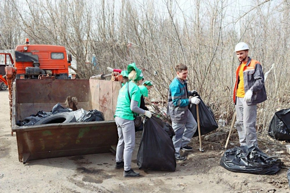 С заботой об экологии: сотрудники Липецкцемента собрали 50 мешков мусора